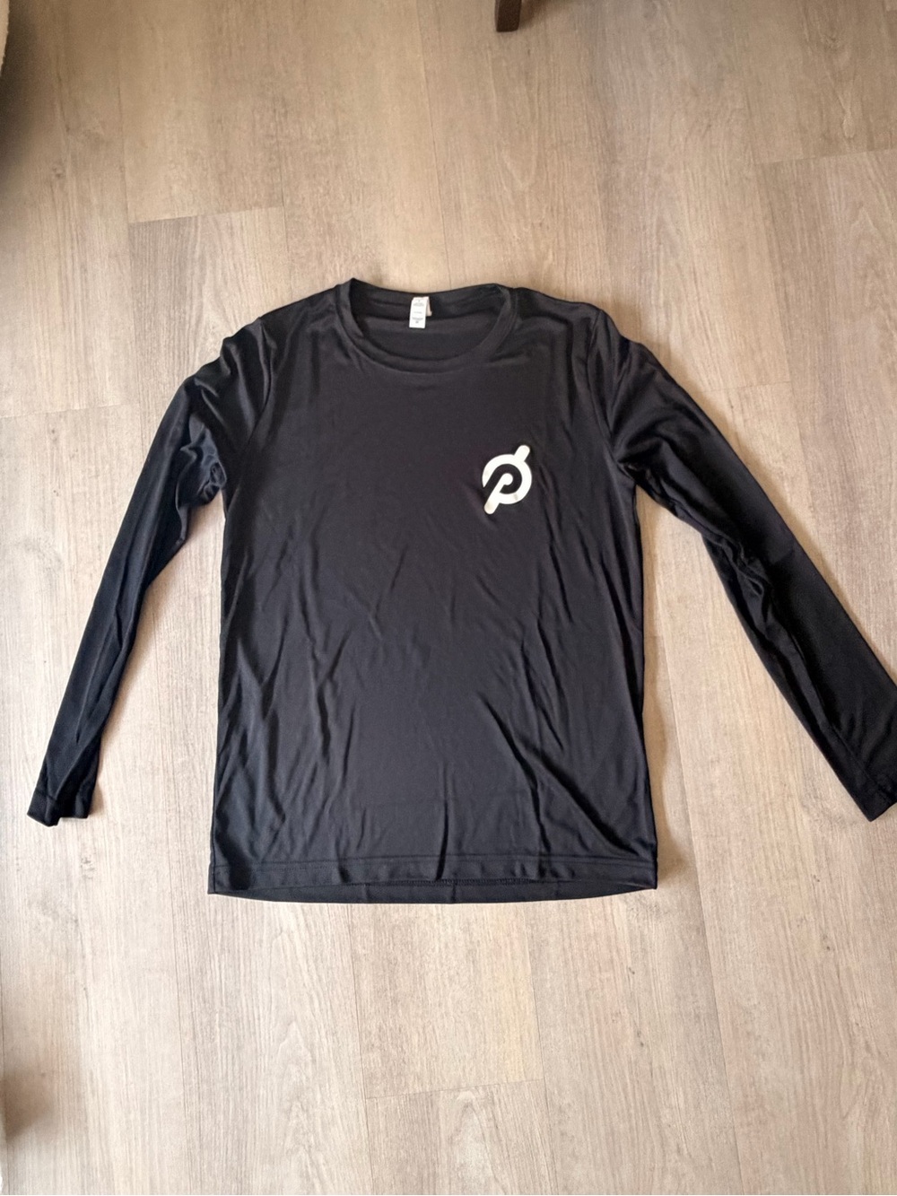 Peloton men’s active long sleeve shirt